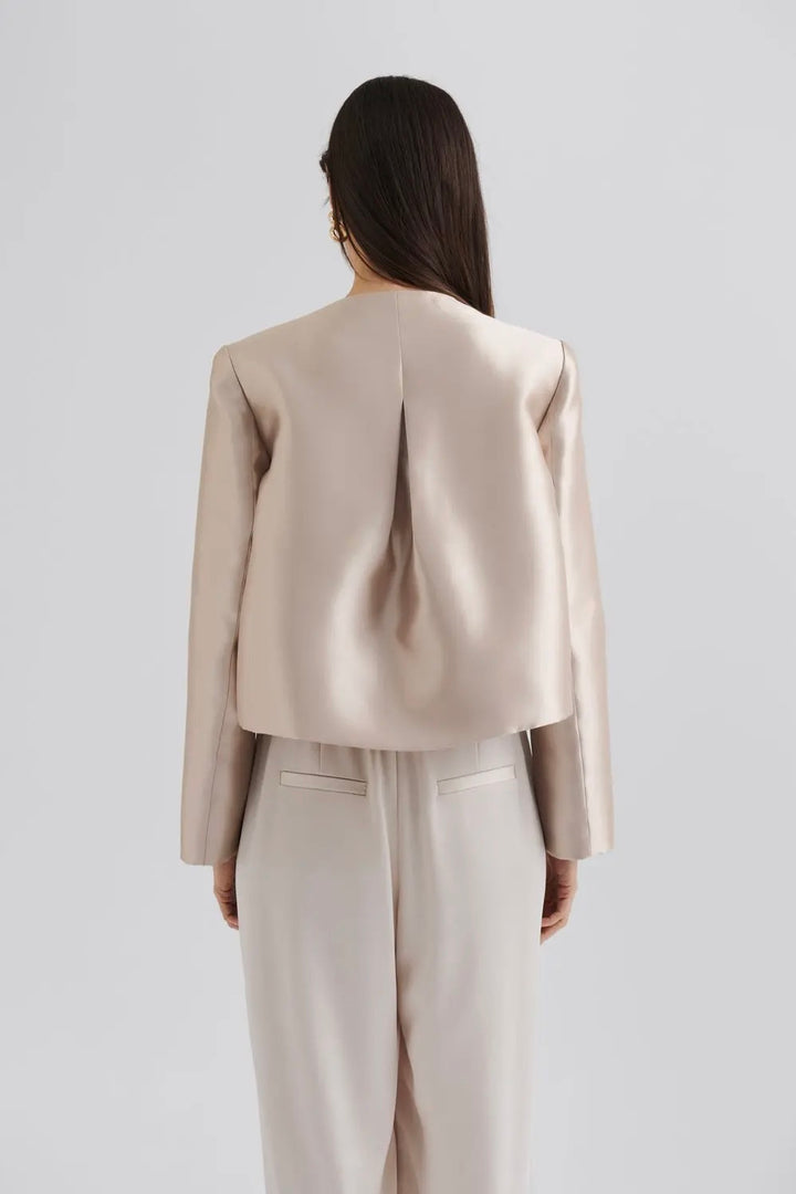 BY MALINA Ruthie Cropped Long Sleeve Blouse Soft Beige - Dale