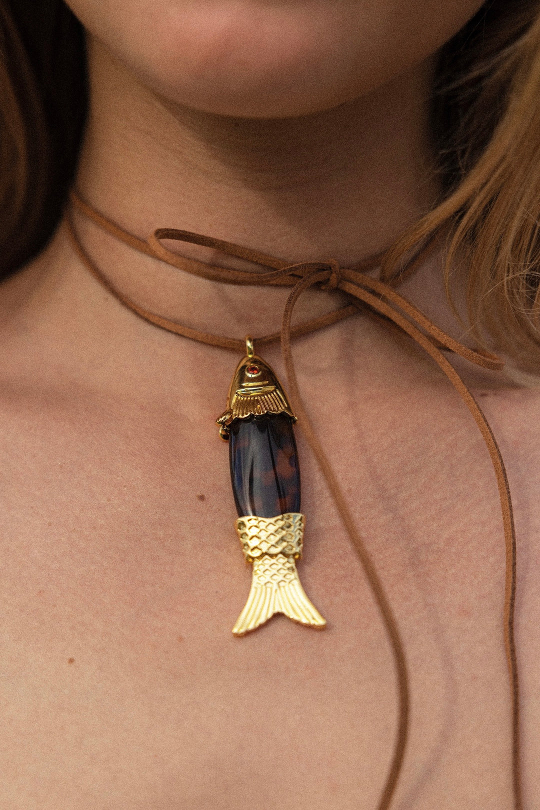 Big Catch Necklace Gold