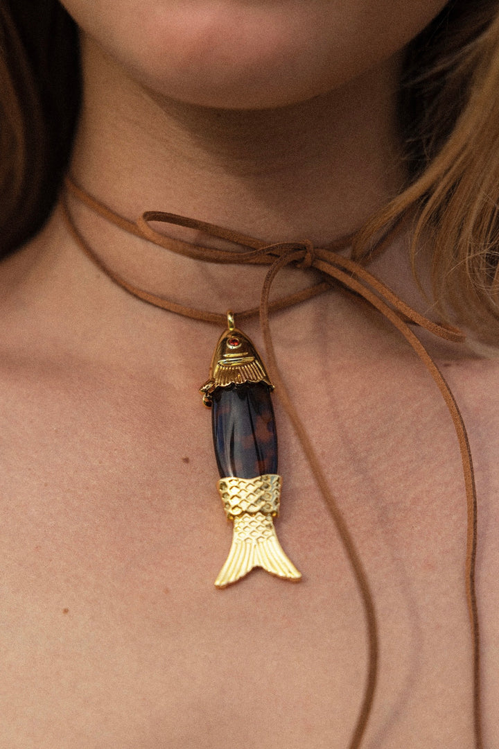 Big Catch Necklace Gold