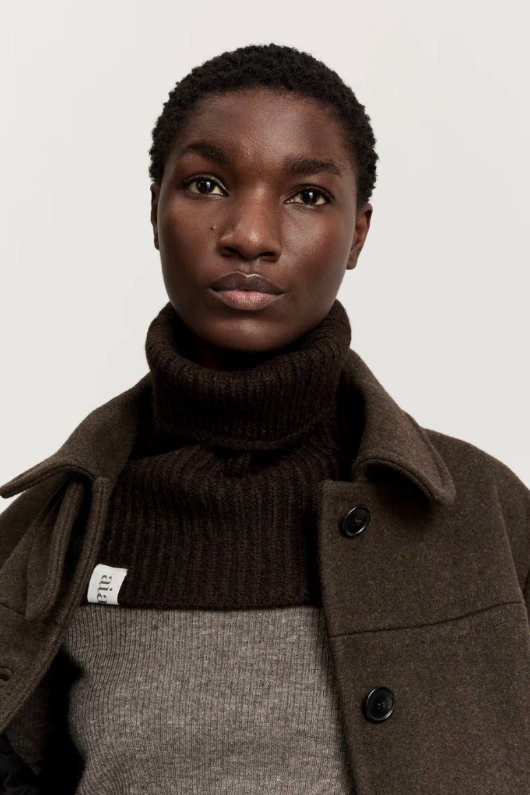 Nellie Neck Warmer Pure Chocolate