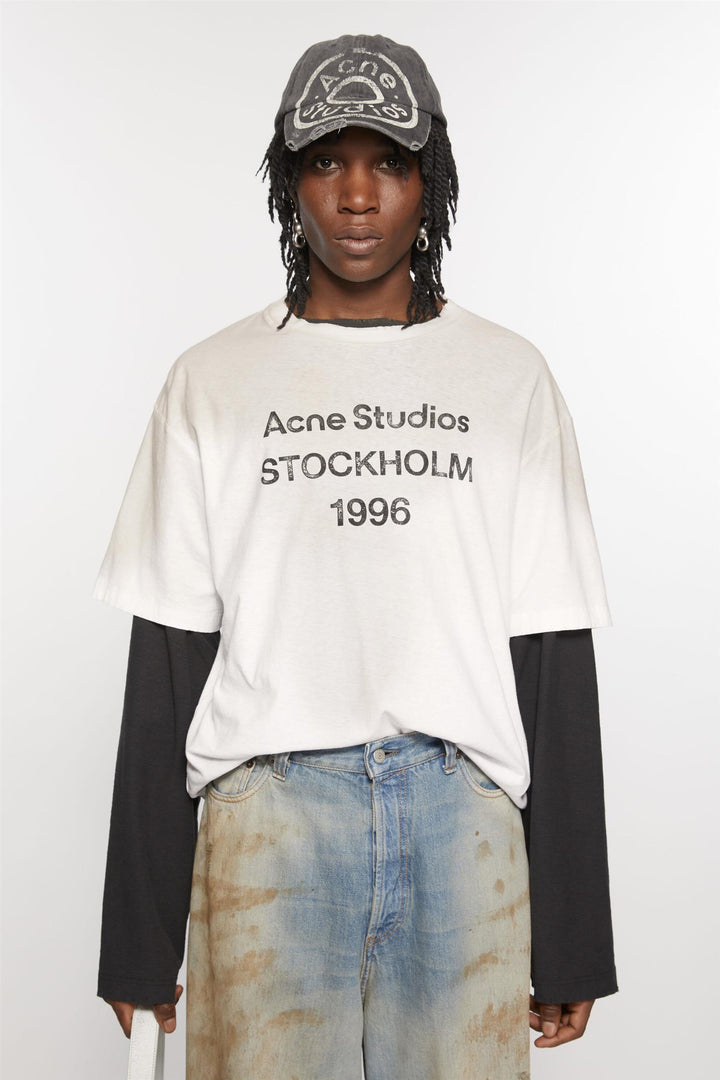 Logo T-Shirt Dusty White Stockholm 1996 Short Sleeve