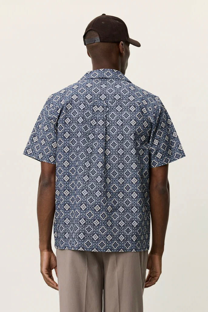 LES DEUX Lukas Arabesque Aop SS Shirt - Dale