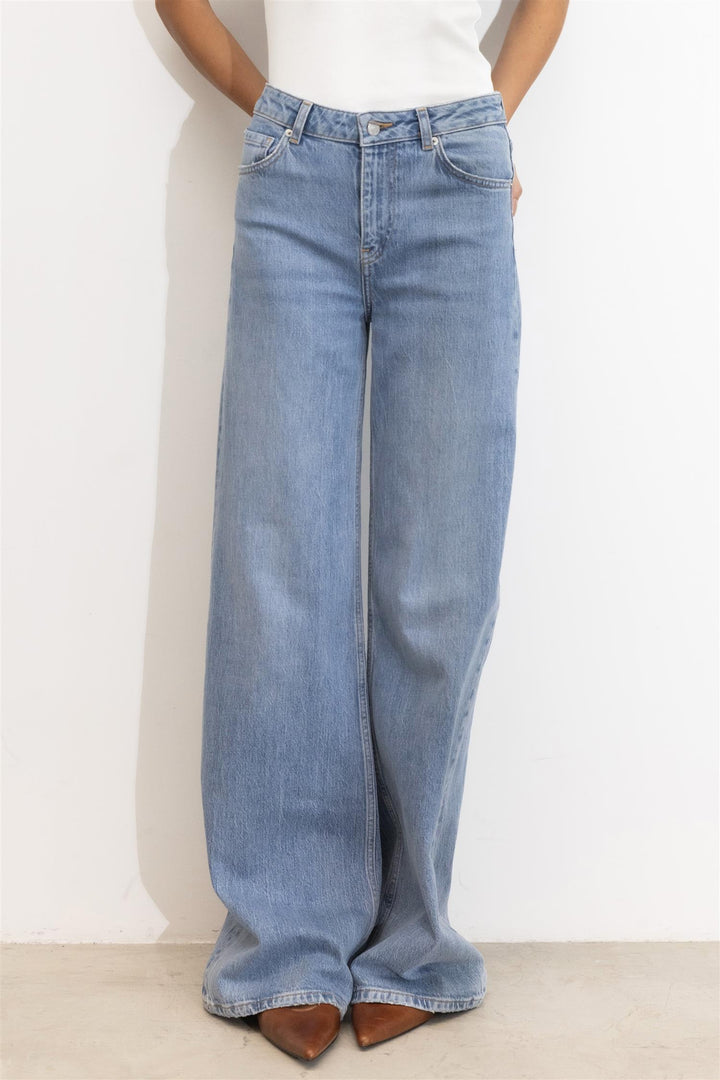 Taylor Mid Blue