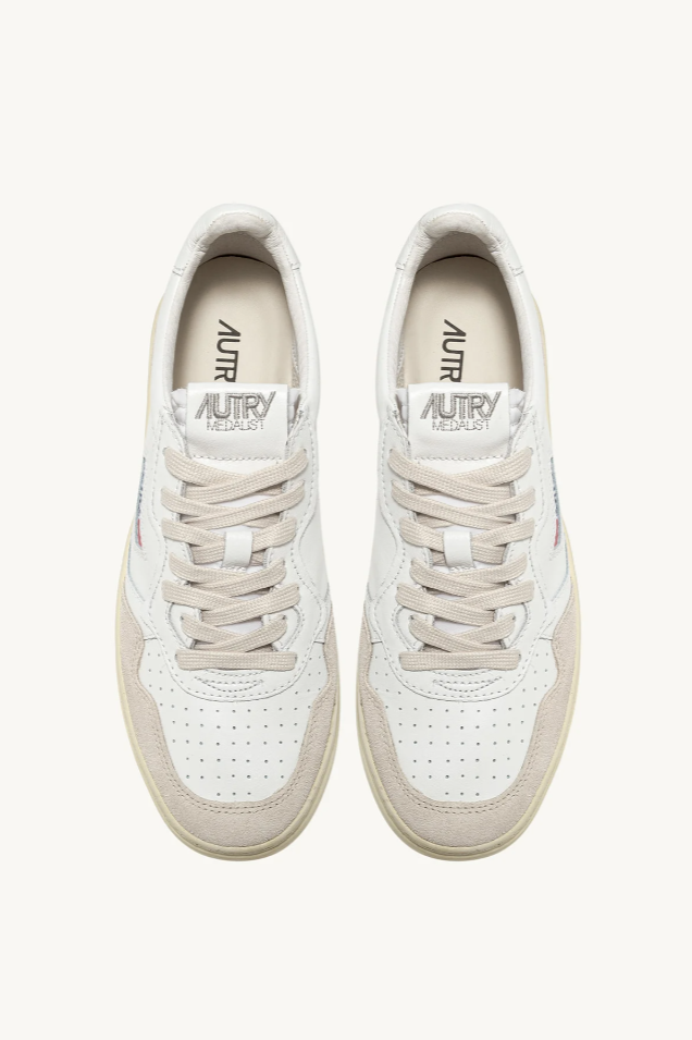 Medalist Low Women White/Silver