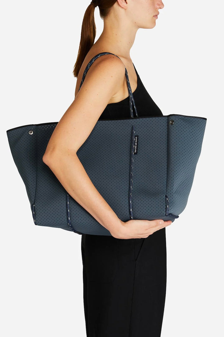 Escape Tote - Pewter