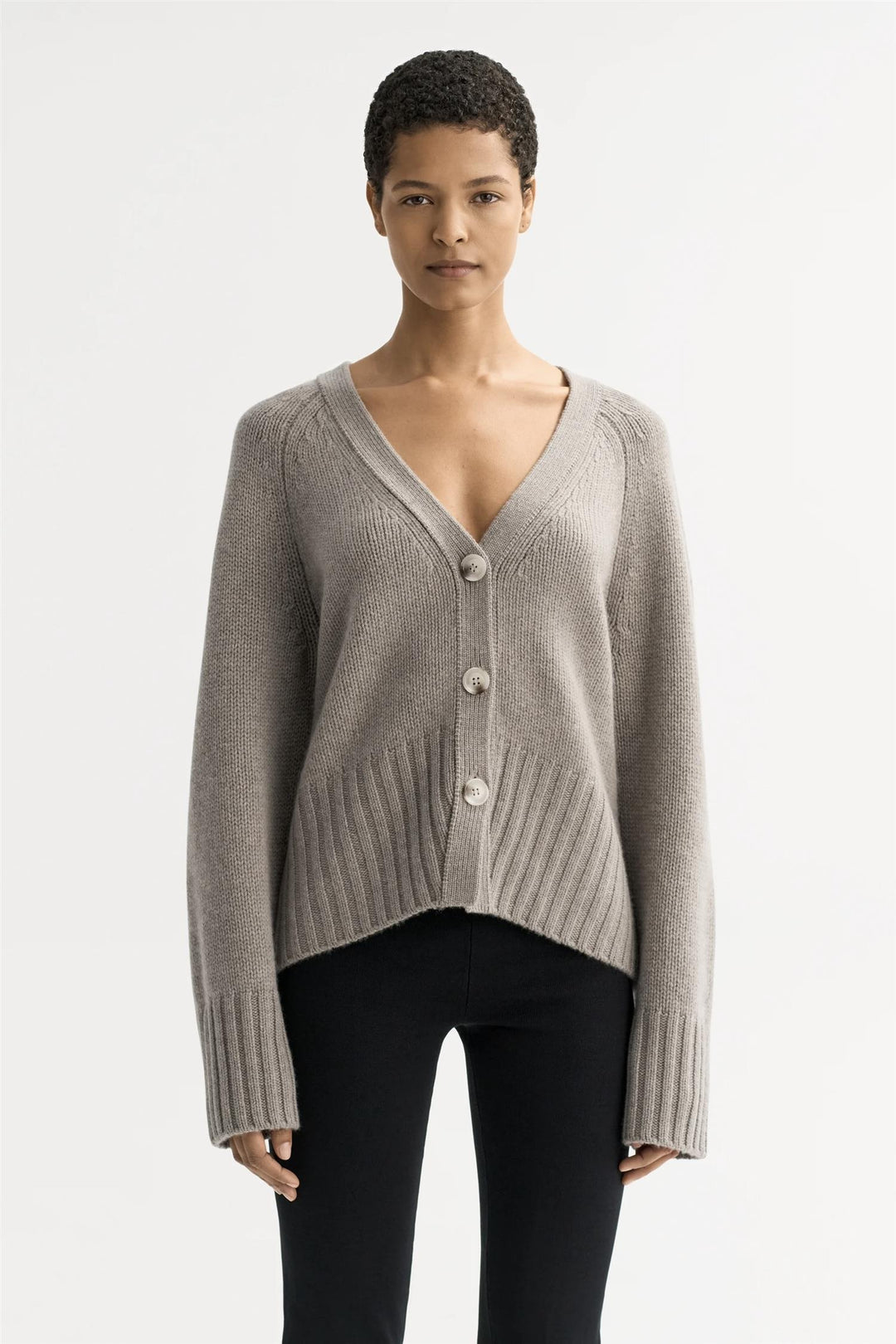 SOFT GOAT V-neck Cardigan Greige - Dale