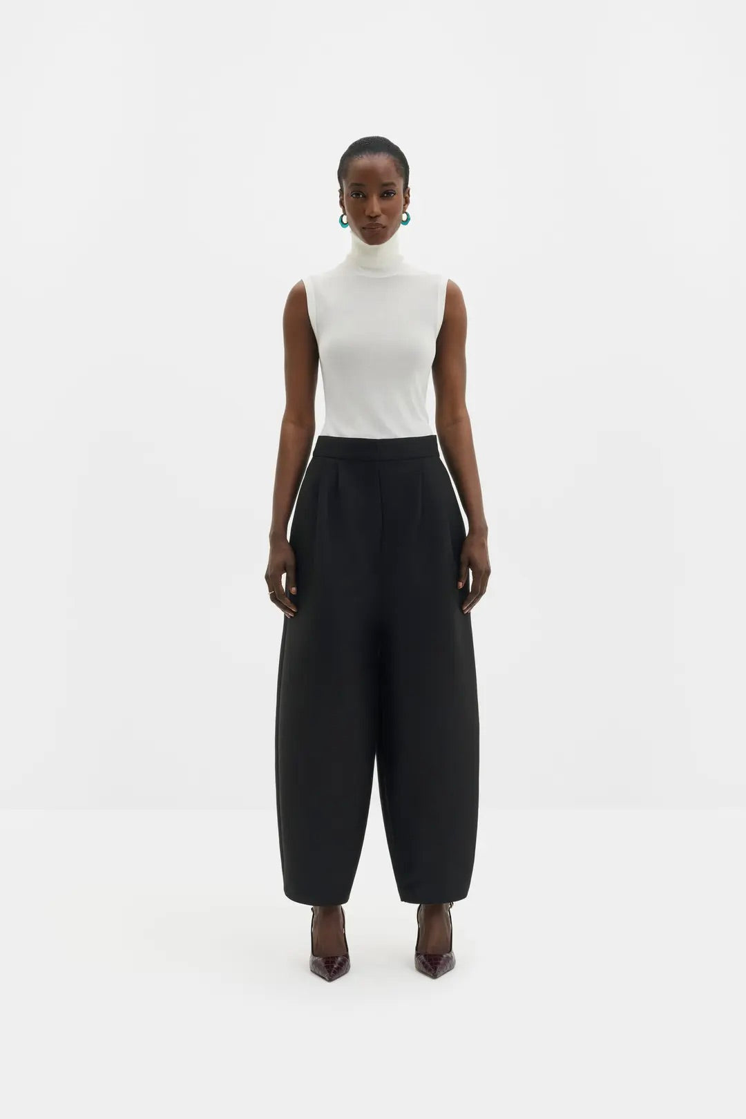 Smilla Barrel Leg Wool-Silk Trousers Black