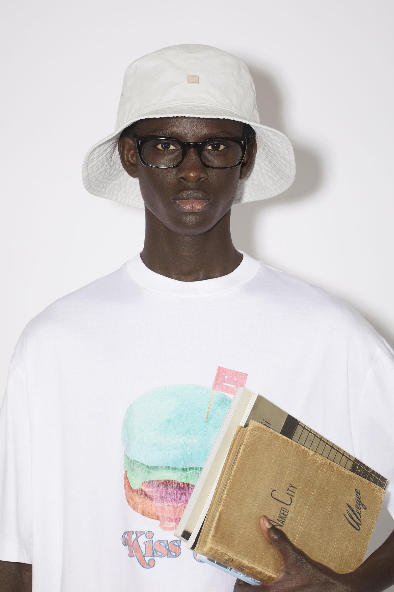 Acne bucket hat online