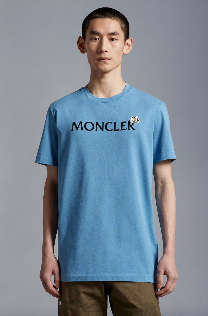 T-shirt with graphic